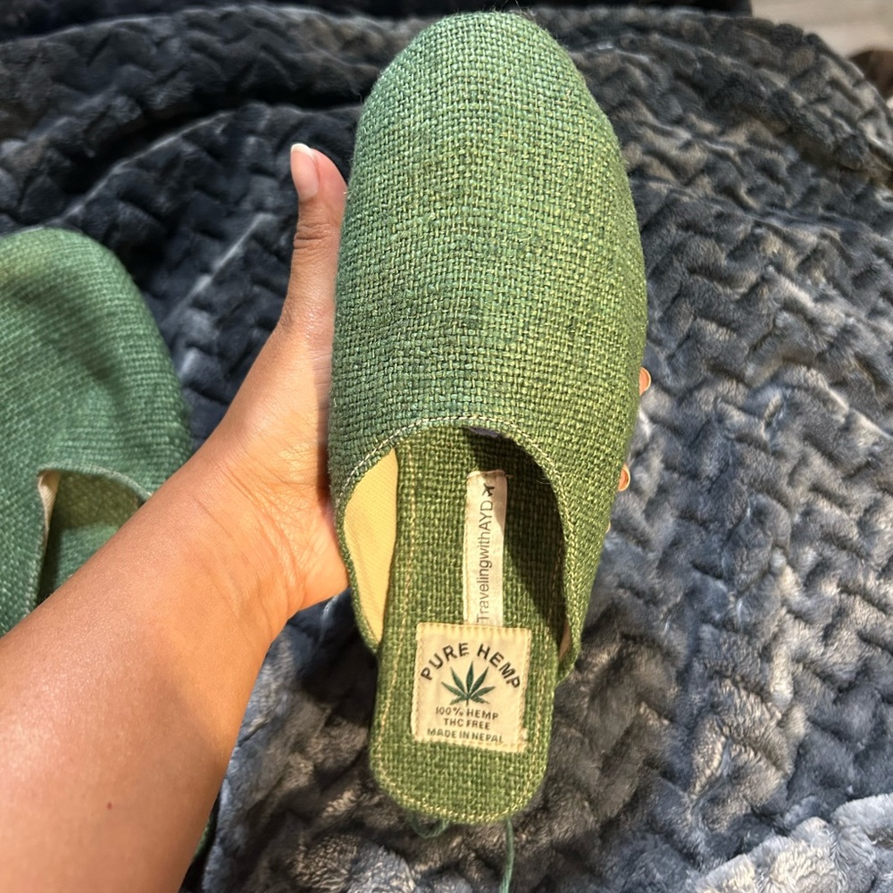Green Natural Hemp Unisex Clogs sandals. Handmade in Nepal